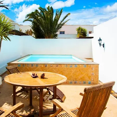 Guimes Pool House