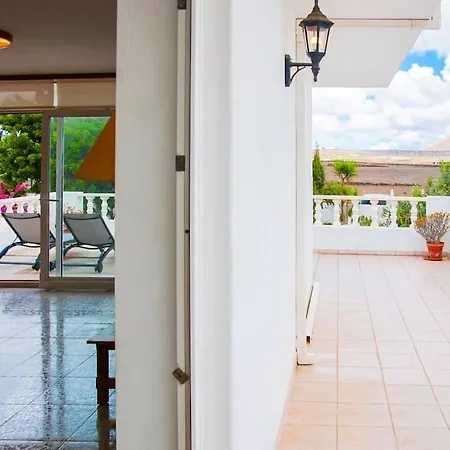 Guimes Pool House Holiday home *