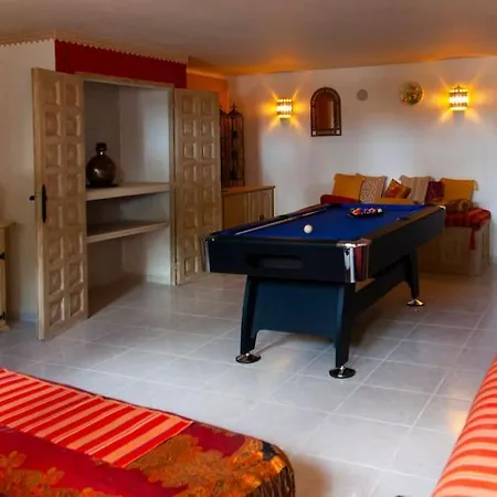 Guimes Pool House Holiday home *