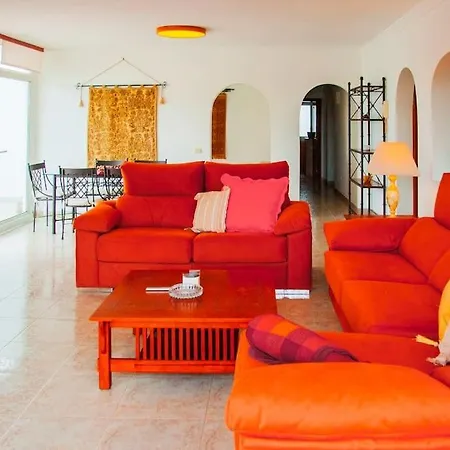 Guimes Pool House * Güime